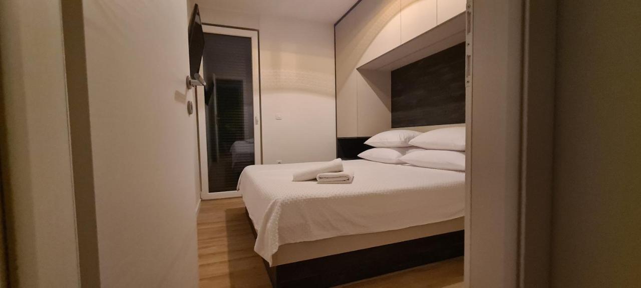 Penthouse Apartman Marcelina In Trogir Exterior photo